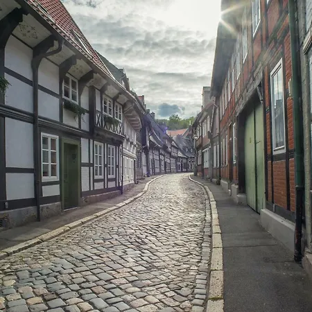 Peters Insel In Der Altstadt Von *